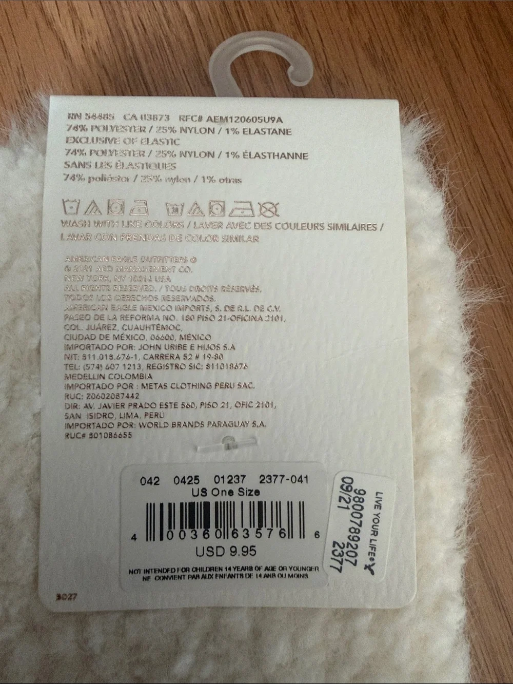 American Eagle Outfitters Cream Cozy Fuzzy Crew Socks